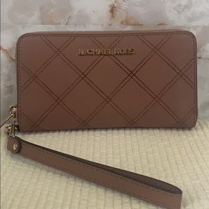 Michael Kors Wristlet Wallet